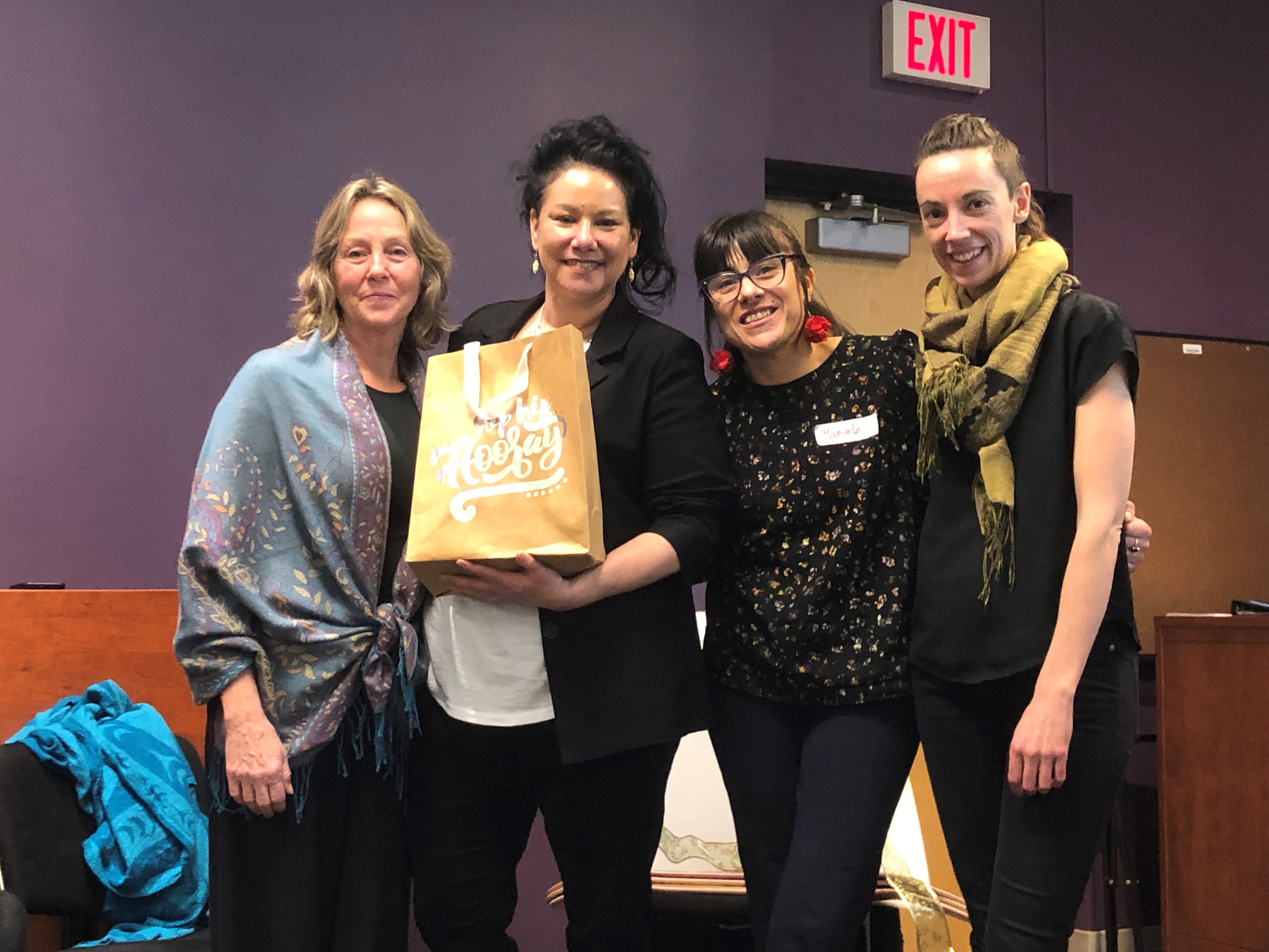 Karen Roundpoint (Bureau de santé de l'est de l'Ontario), Becky Saskamoose Kuffner, Dre Manuella Valle-Castro et Rissy Hantke (Prairie Institute for Racial Justice)